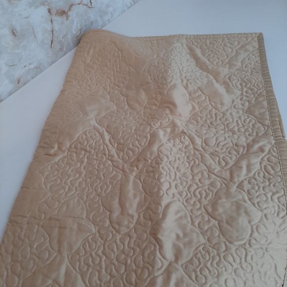 FIELDCREST Luxury Standard Sham Gold (1 sham) - Picture 6 of 9